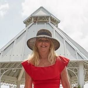 Meet your Posher, Denise